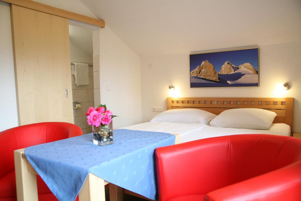 Apartmenthaus Dornroeschen Ramsau am Dachstein Camera foto