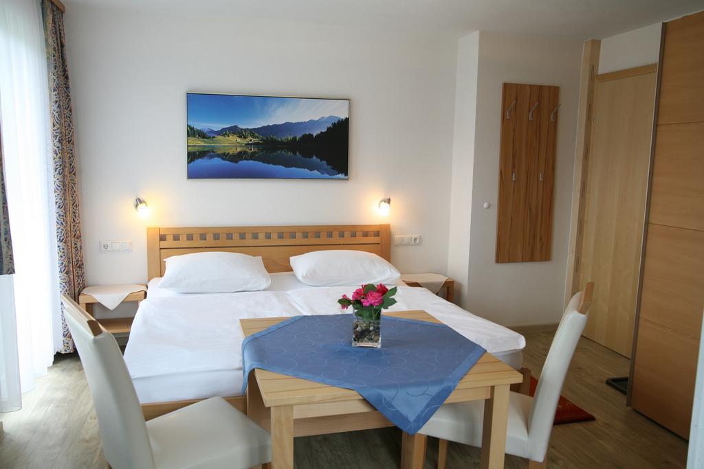 Apartmenthaus Dornroeschen Ramsau am Dachstein Camera foto
