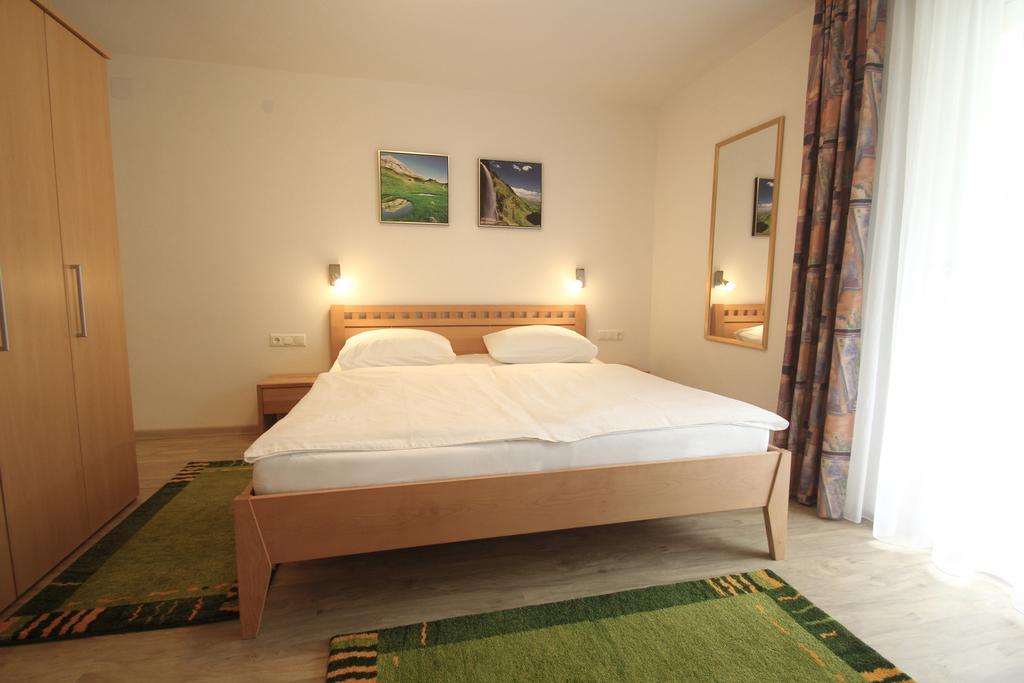 Apartmenthaus Dornroeschen Ramsau am Dachstein Camera foto